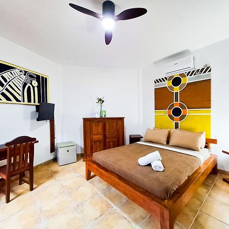 Aissatou Beach Resort Balabag  Bagian luar foto