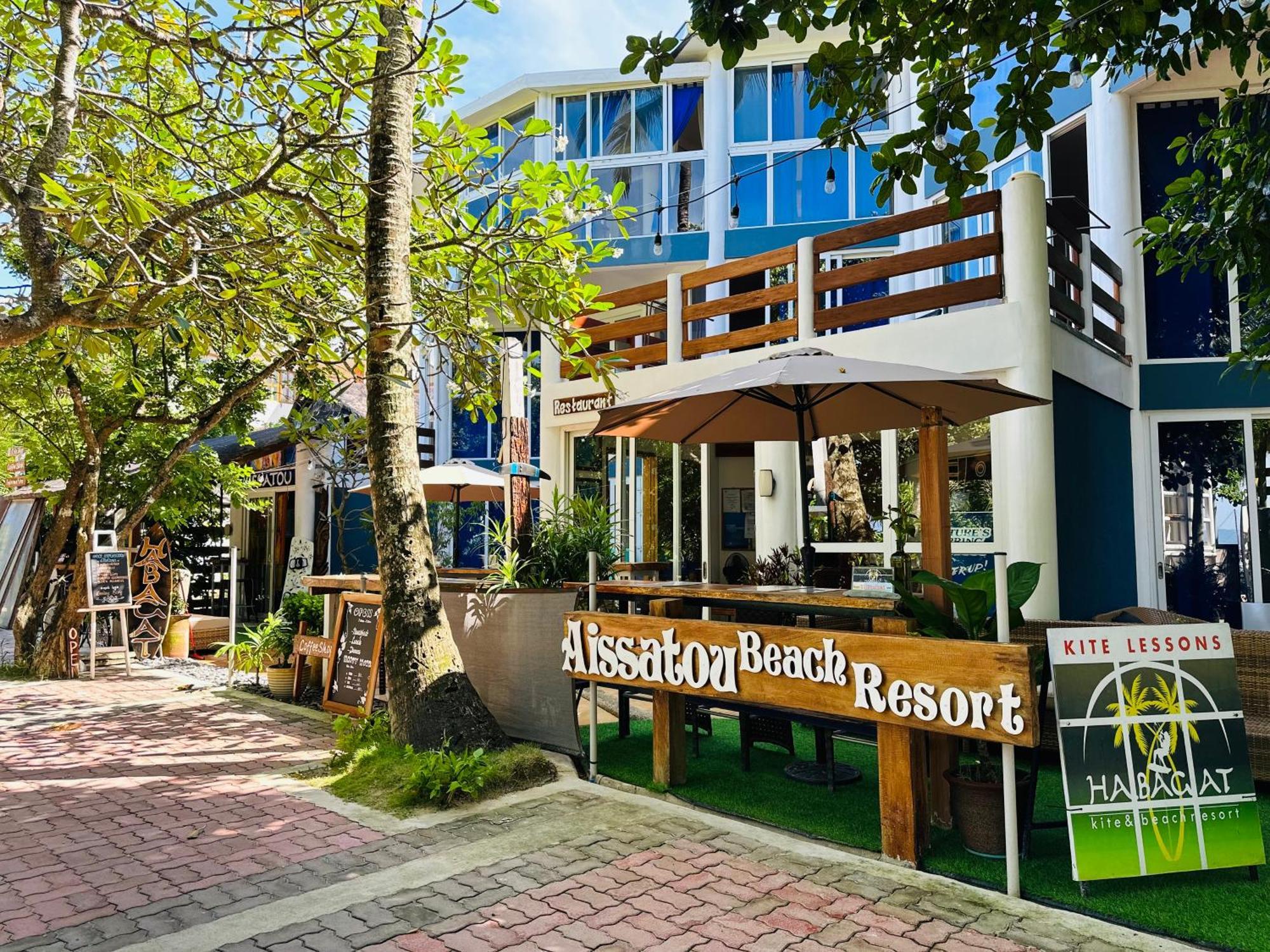 Aissatou Beach Resort Balabag  Bagian luar foto