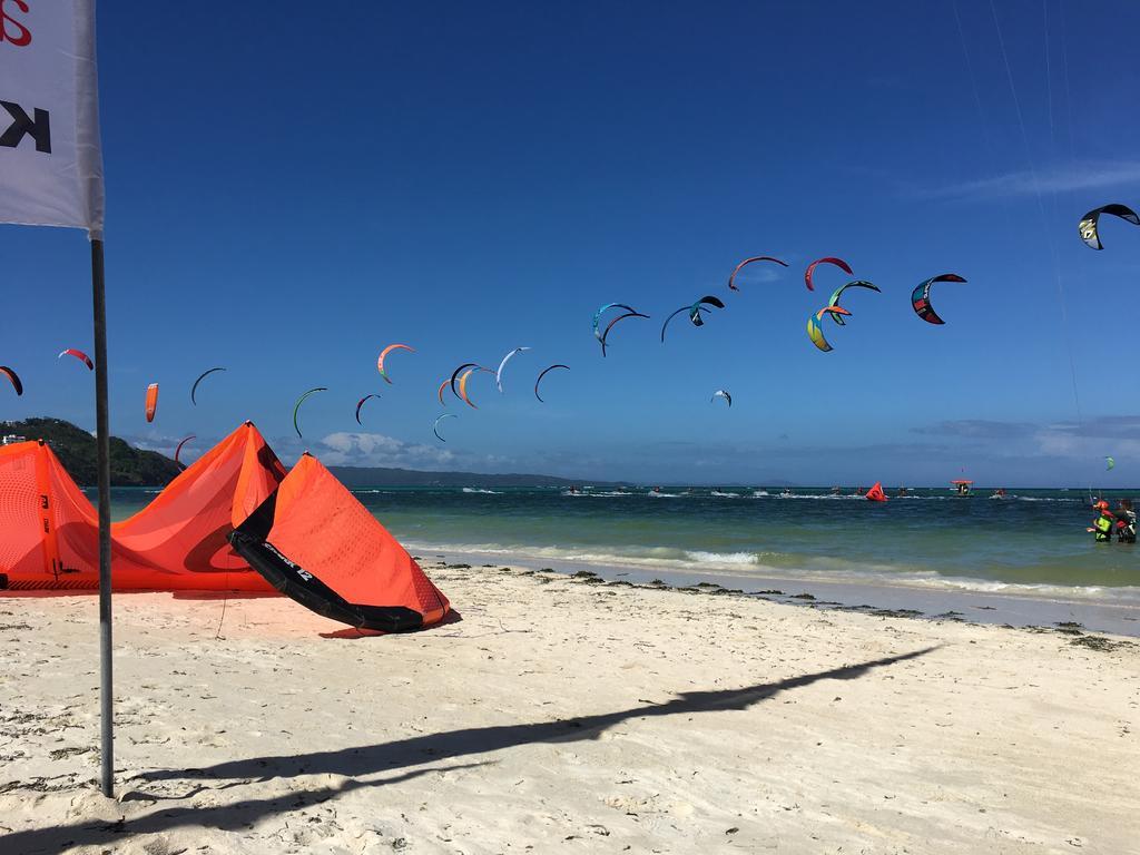 Aissatou Beach Resort Balabag  Bagian luar foto