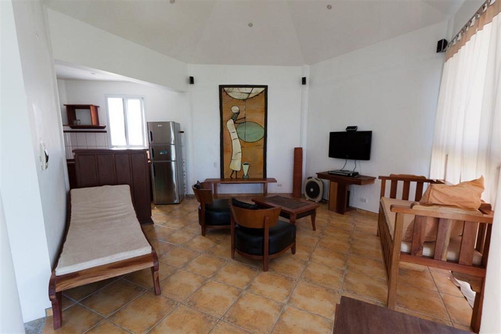 Aissatou Beach Resort Balabag  Bagian luar foto