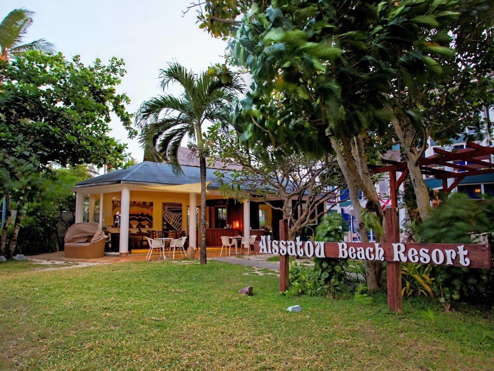Aissatou Beach Resort Balabag  Bagian luar foto