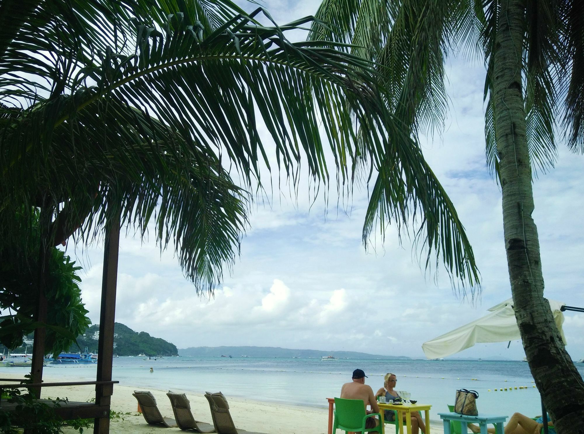 Aissatou Beach Resort Balabag  Bagian luar foto