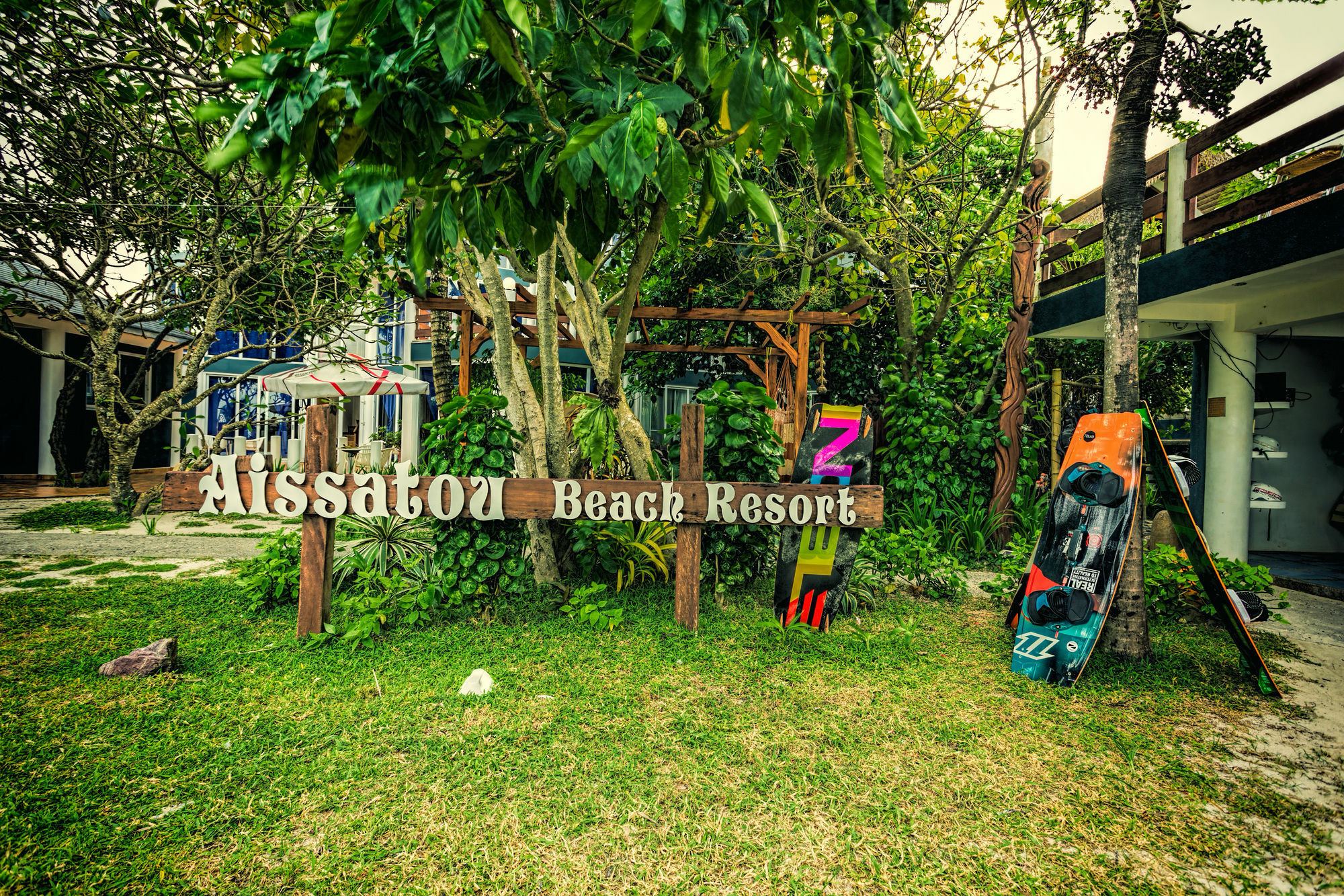 Aissatou Beach Resort Balabag  Bagian luar foto